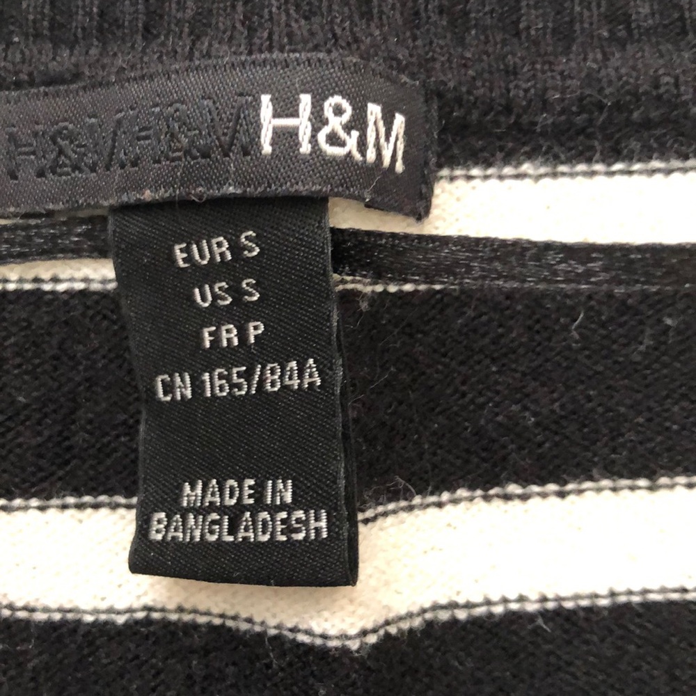 Bundle Of H&M Sweaters - image 7